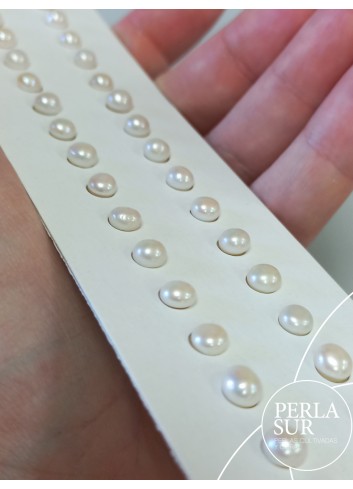 Pair 5-5'5mm Button Half drilled White