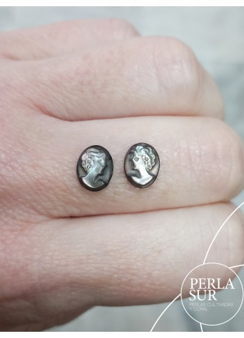 Pair 9x7mm Sara Margaritifera Cameo