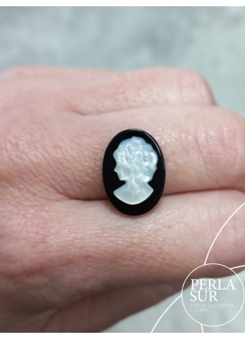 Sara 18x13mm Maxima+Onyx Cameo