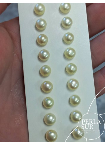 Pair 6´5-7mm Button 1/2drilled Golden