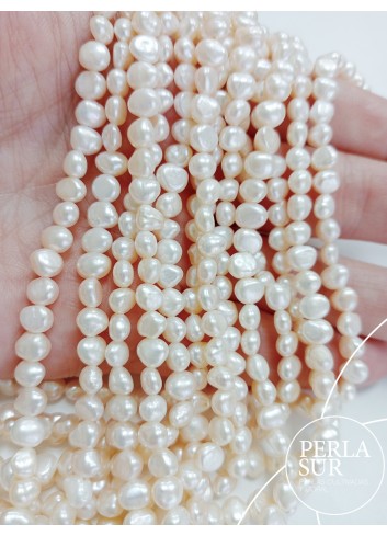 Hilo perla keshi 5mm blanca rosada