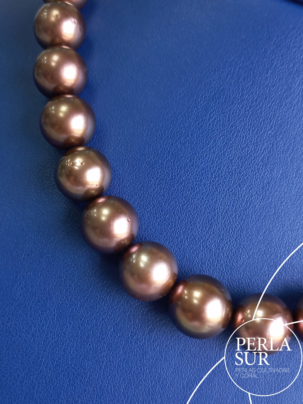 Collar Chocolate 11x13mm Redondo