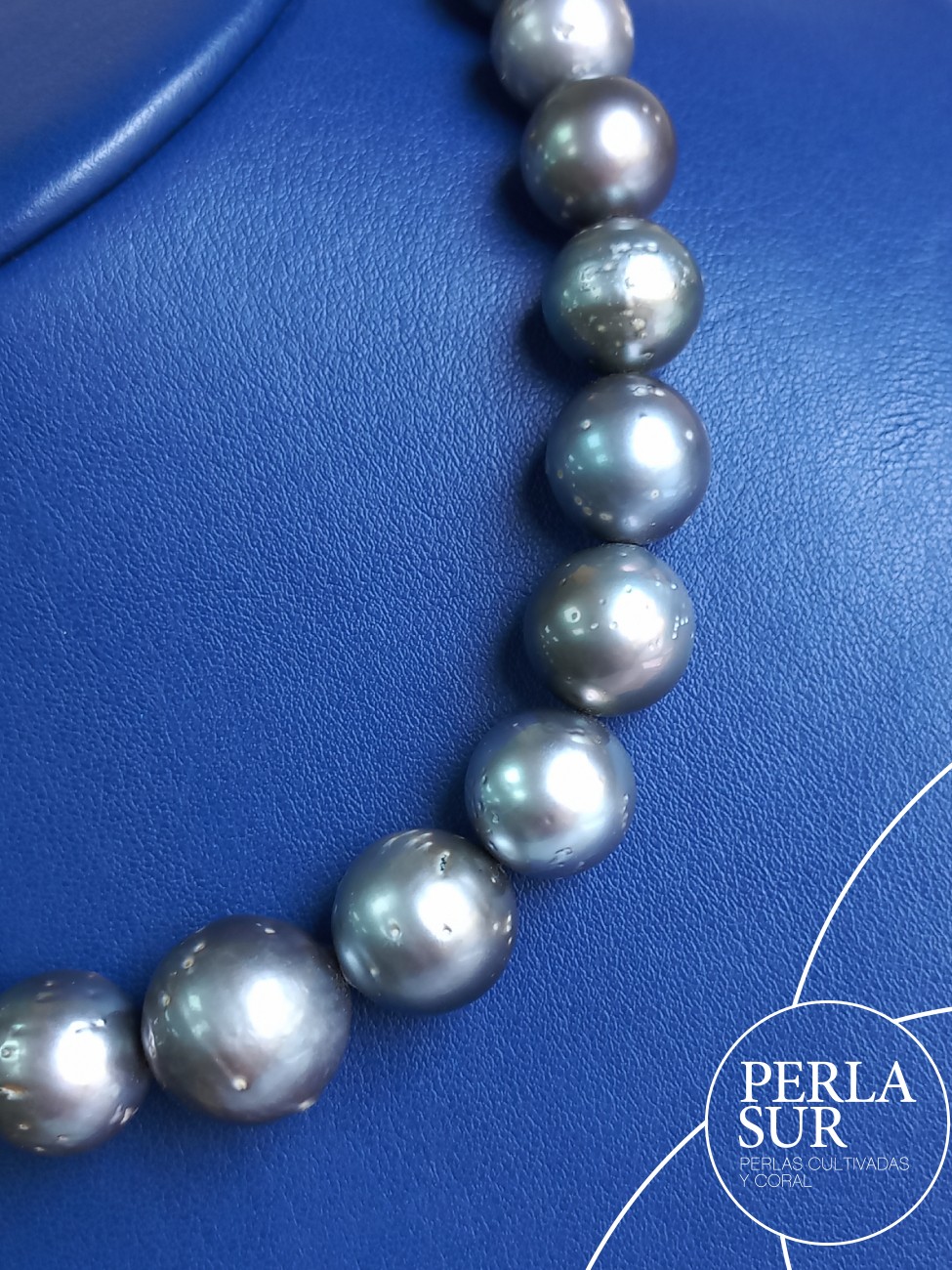 Collar Tahití 10'9x16'2mm Redonda Azul