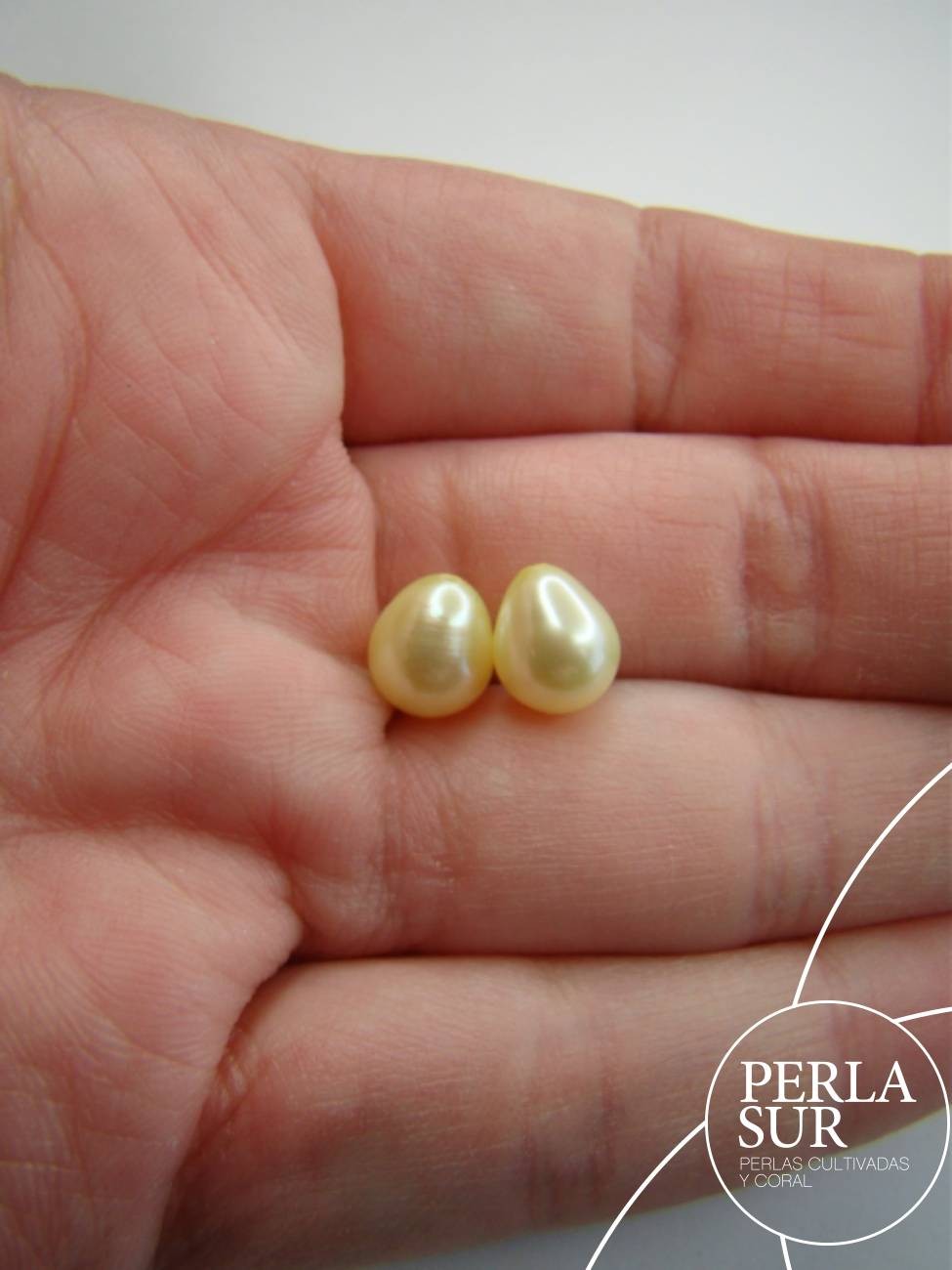 Pareja Perla 7-7'5mm Golden 1/2T.Oval