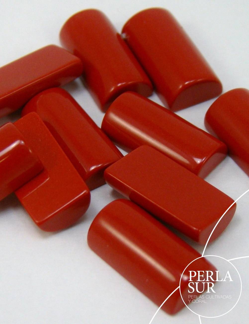 Medio Tubo 6x12mm coral sintético (rojo)