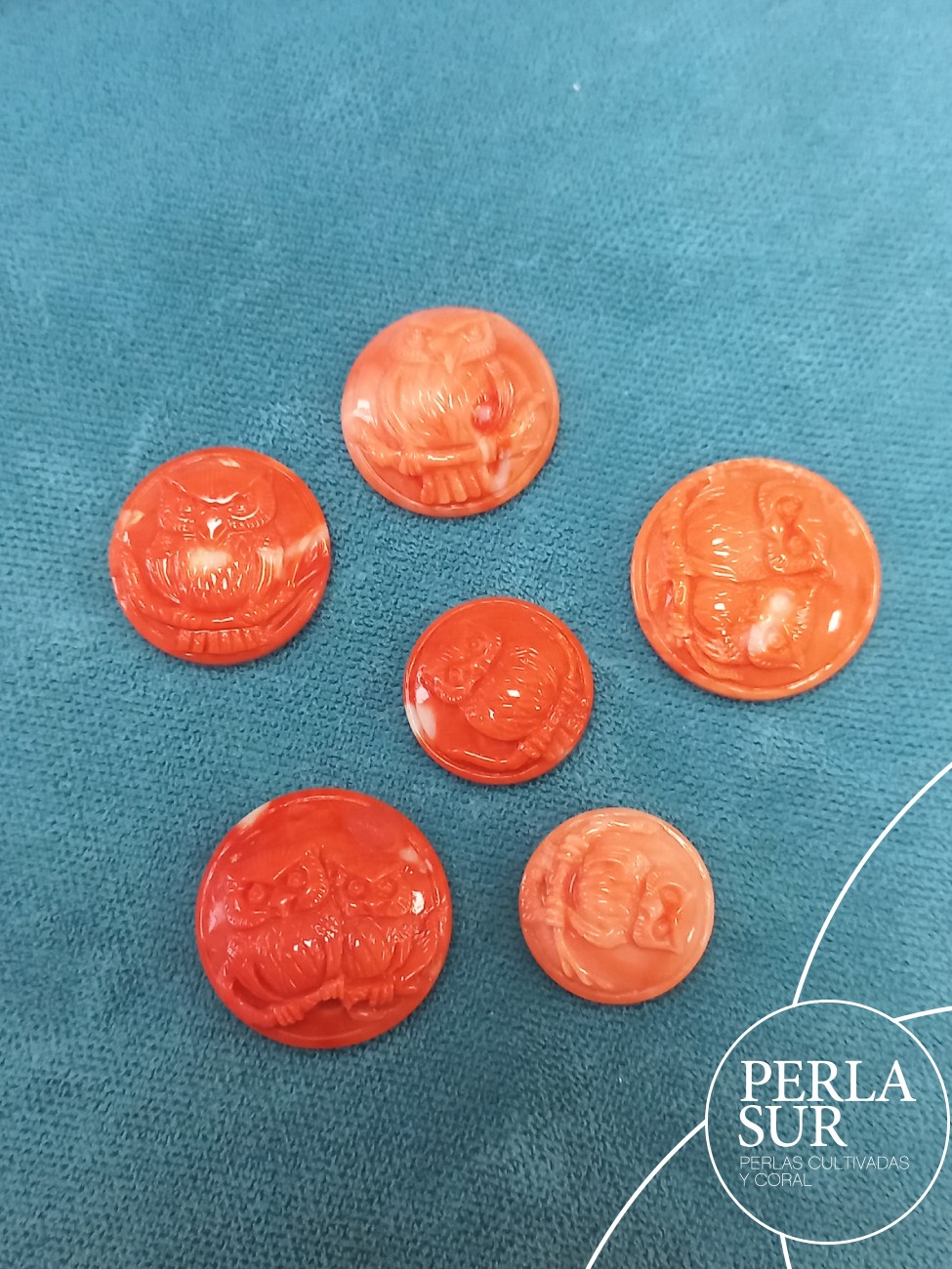 Cabujón Búho 18mm Coral Japonés
