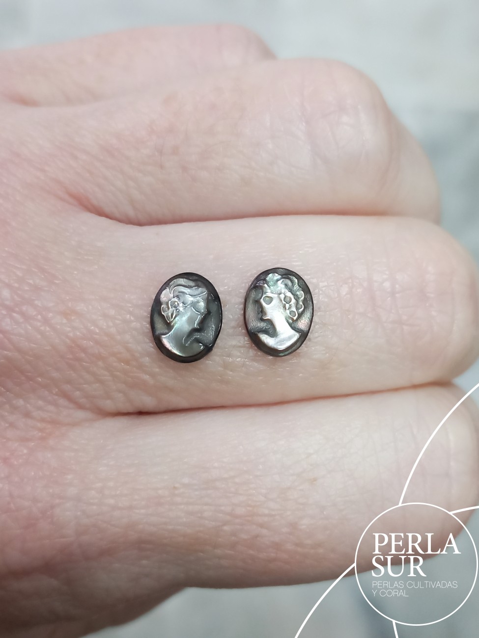 Par Sara 7x9mm Camafeo Nácar Tahití