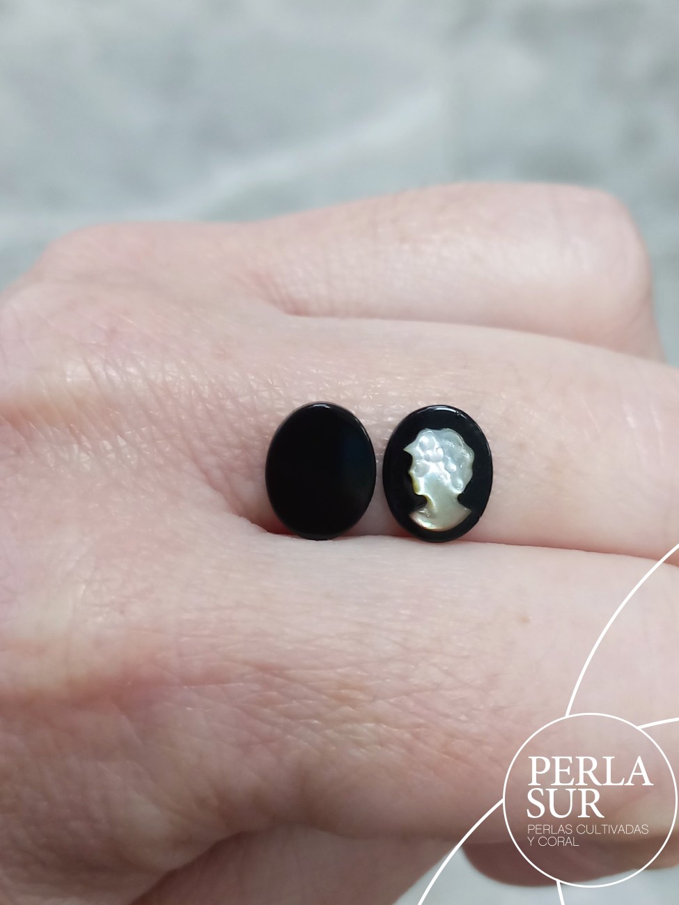 Par 8x10mm Sara Camafeos Nácar Tahití + Ónix