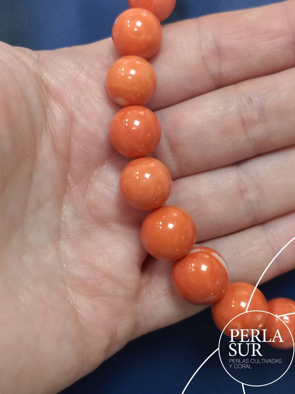Collar bola 11-13mm coral japonés