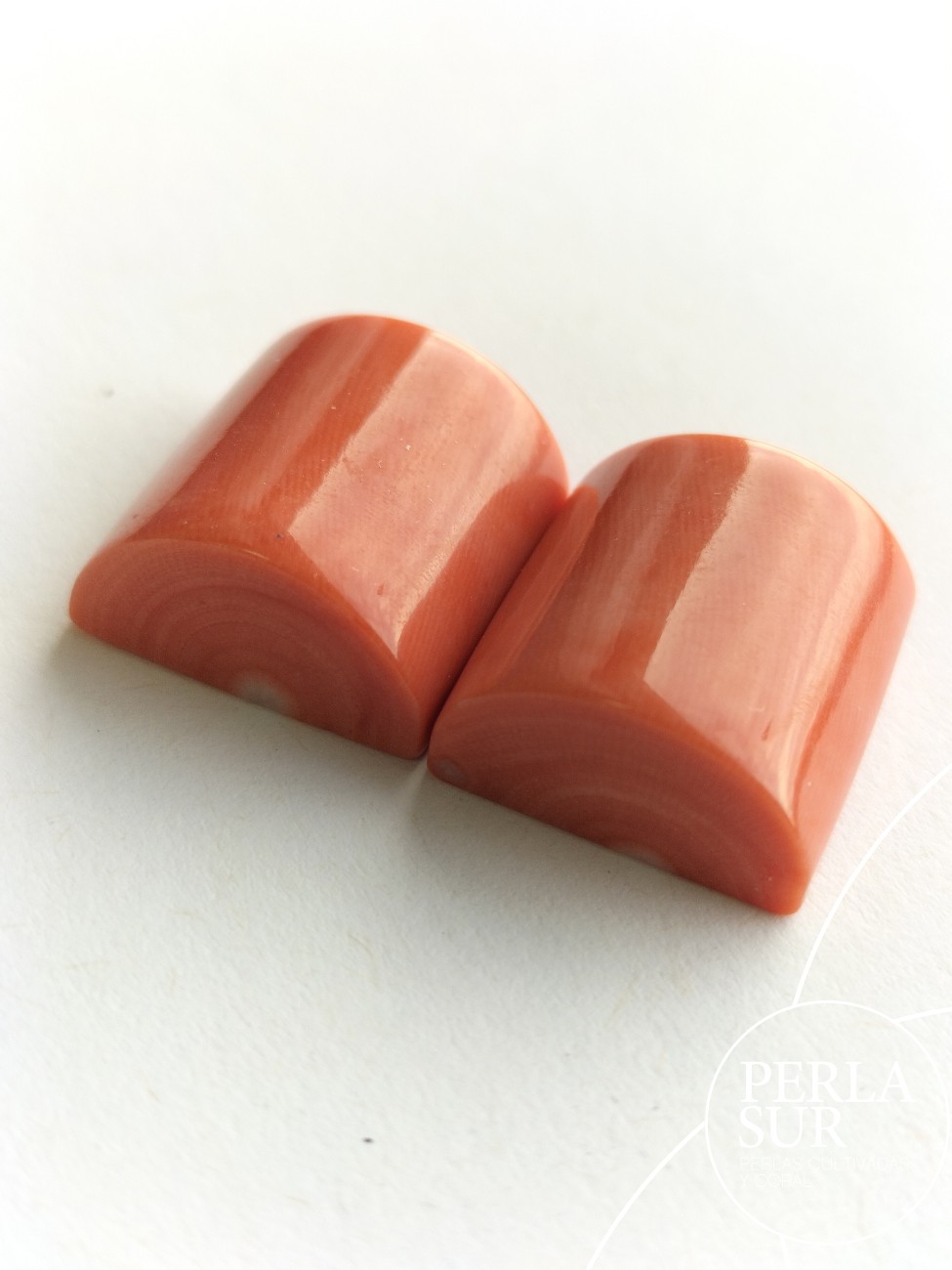 Cabujones 1/2 cilindro 14x15mm coral japonés