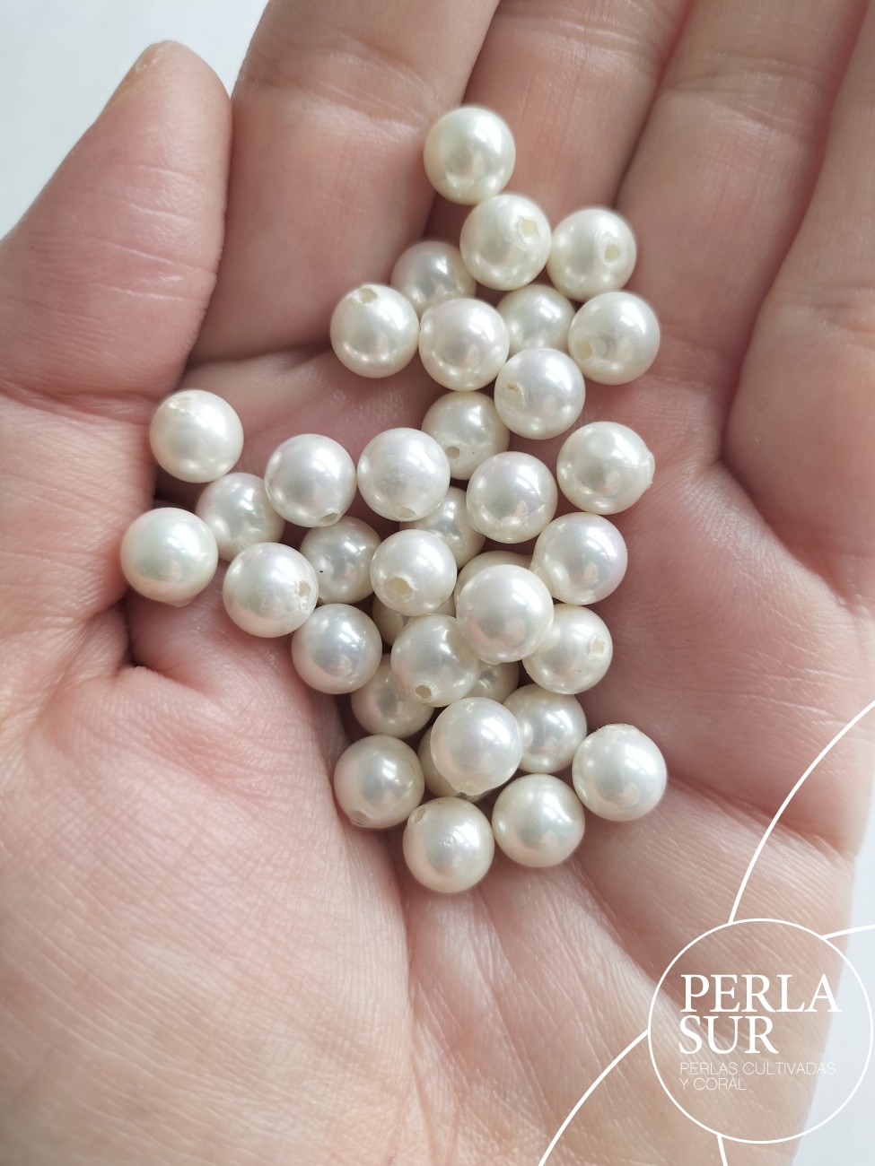 Perla shell 3'5mm 1/2t esférica blanca