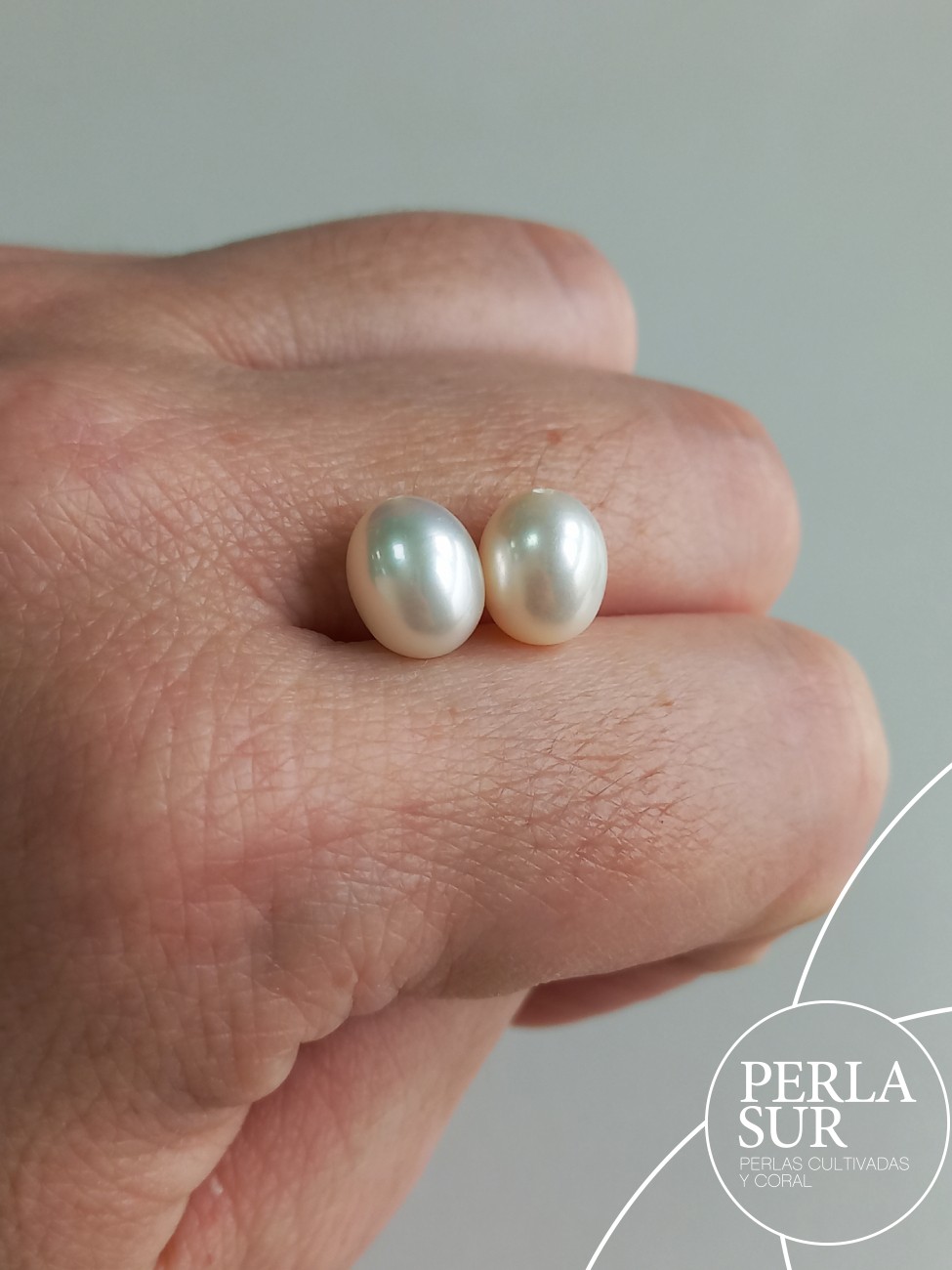 Pareja Perla Oval 7'5/8x9'5mm 1/2T. Blanca
