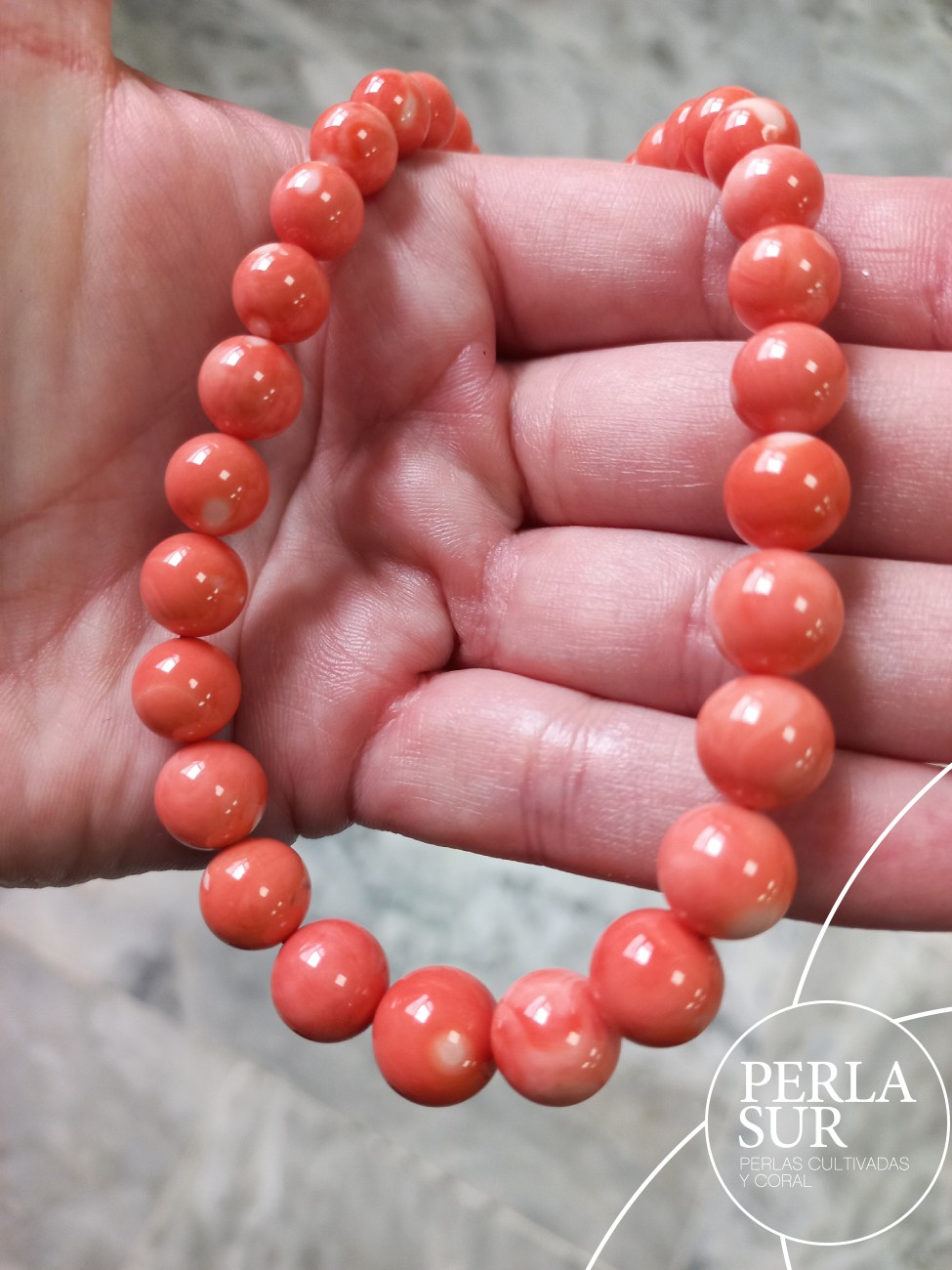 Collar bola 7-11mm coral japonés