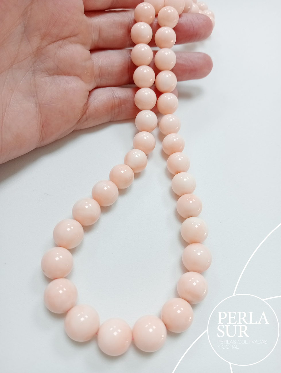 Collar Bola Coral Piel de Ángel 10x11'5 mm