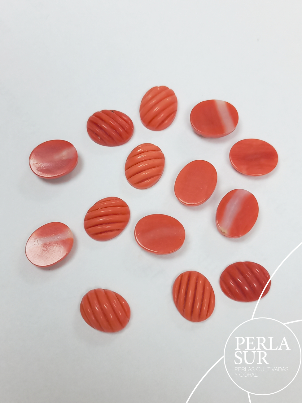 Cabujón 8x10mm Oval Galloneado Coral Japonés - Imagen 2