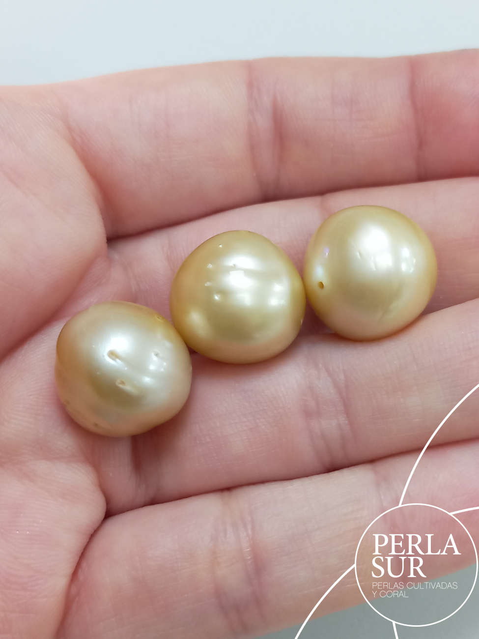 Perla Australiana Golden 15mm pasada semibarroca